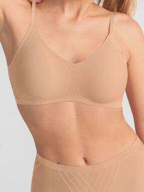 Honeylove Silhouette Wireless Bra in Sand Size 1X 40 C/D